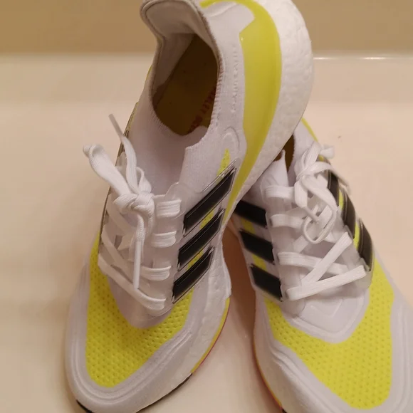 Adidas UltraBoost 21 Running Shoe - Picture 4 of 10